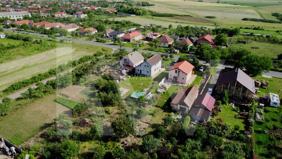 Casa spatioasa in Frumuseni, cu teren generos de 1200 mp - 3