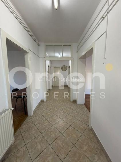 Casa individuala cu curte disponibila pentru vanzare, situata in zona centrala - 12