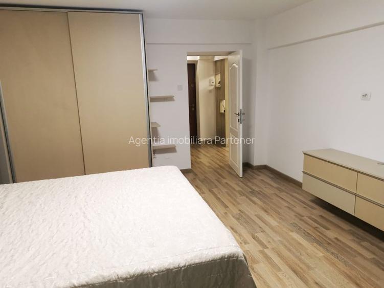 Apartament 3 camere, Central, mobilat, totul nou - 13