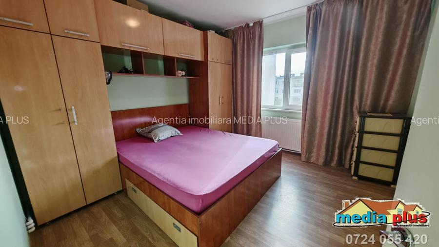 De vânzare: apartament 3 camere, 70 mp, Piața Centrală - 10