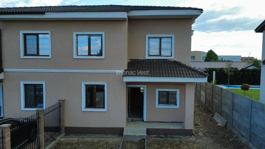Duplex de vanzare Dumbravita-5 camere-stadiu rosu interior 155.00 - 3