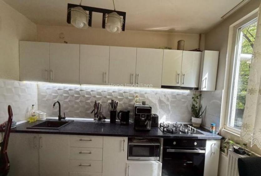 Brancoveanu - 3 camere , centrala proprie , loc parcare ADP - 6