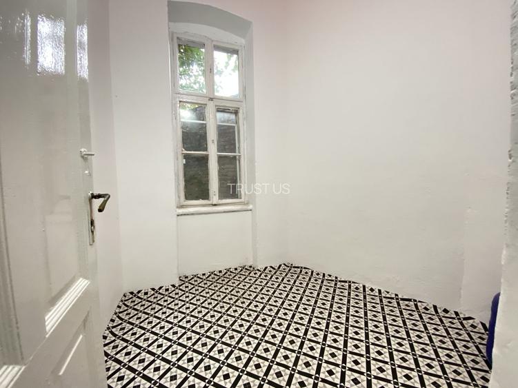 Comision 0%, Caldire Istorica, 5 Camere, Etaj 1, Piata Roamnilor, Traian - 14