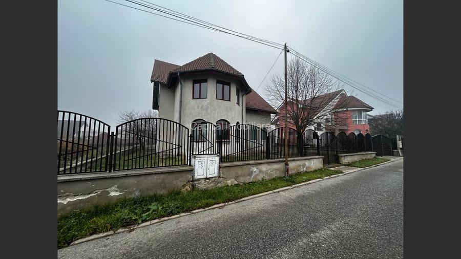 Vila eleganta de inchiriat, locatie excelenta - 3