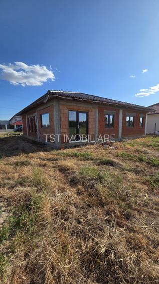 Casa in rosu - Paulesti, str. Andrei Muresanu - 4