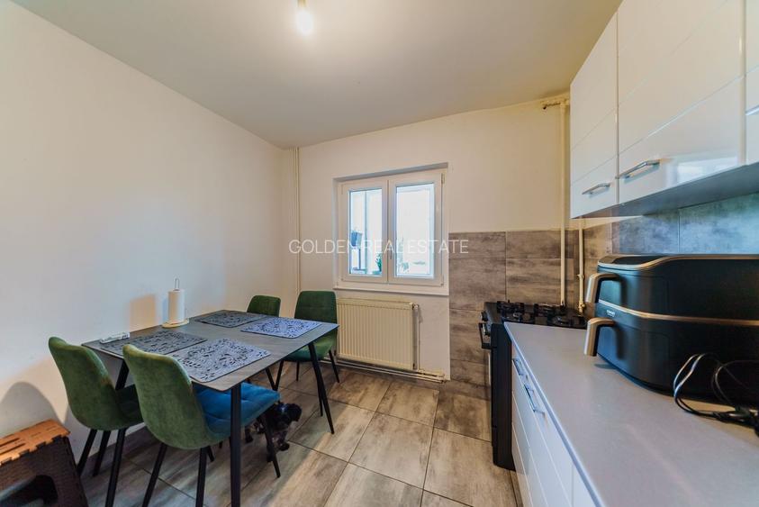 Apartament 2 camere, zona 300, decomandat, etaj 1 - 5