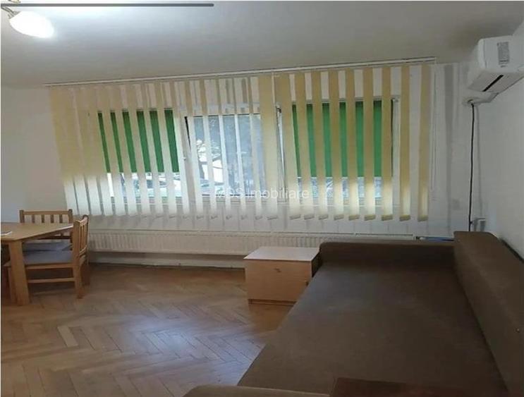 2 camere la parter cu balcon linga Piata Doina - 2