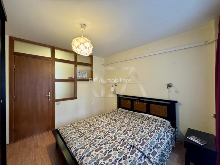 2 camere Titulescu cu vedere pe spate in bloc 1981 - 6