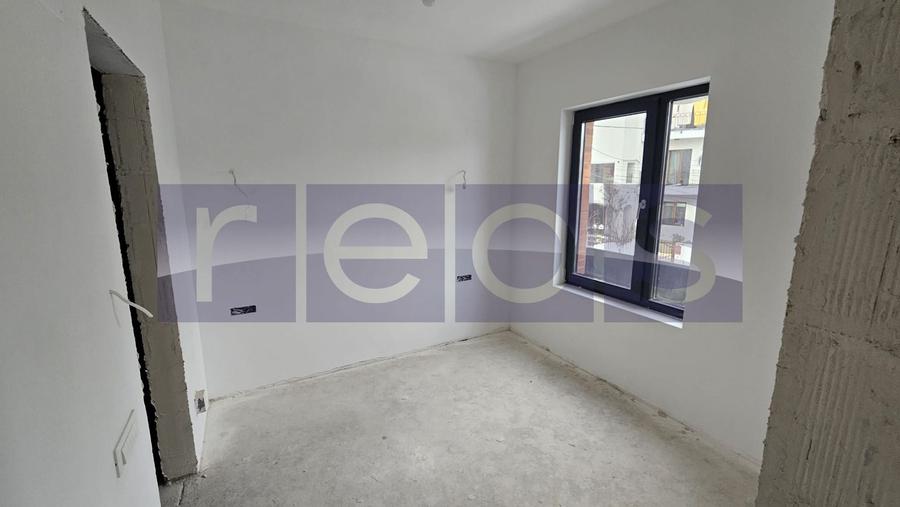 Vilă D+2+M | 4 parcări private | 3 apartamente cu intrări separate - 6