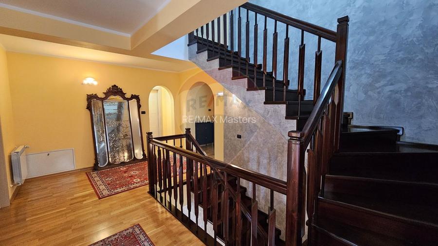 Casă / Vilă de lux cu 8 camere de vânzare in Obcini, Suceava - 31