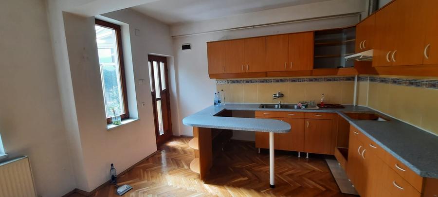 De vanzare casa cu 4 camere, Targu Mures, Zona Centrala