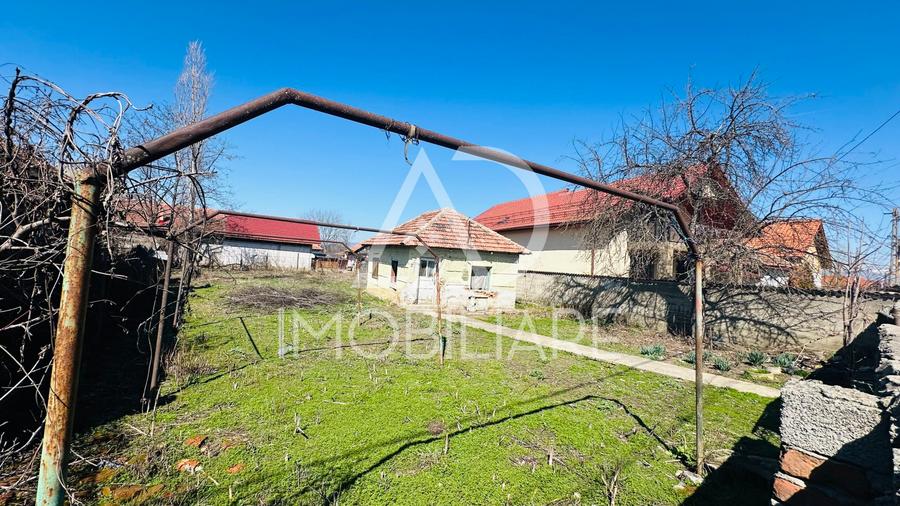 Teren intravilan + casă, strada Făgăraș, Zonă excelentă, aproape de Mall