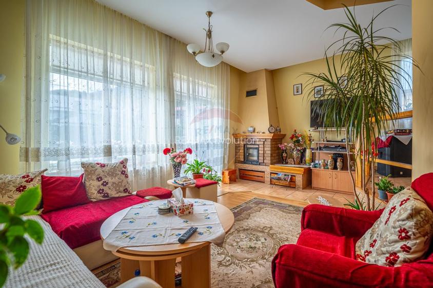 Casa spatioasa in Busteni, cu vedere superba catre Muntii Bucegi - 4