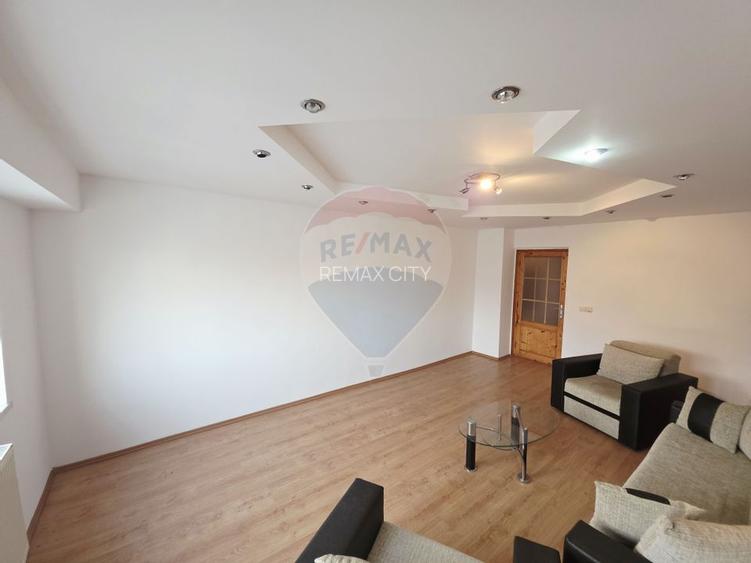 Apartament cu 2 camere de vânzare în zona 1 Mai - 9