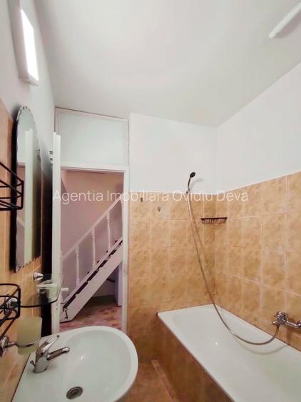 Inchiriez Vila 5 camere mari, 5 balcoane + 2 bai + bucatarie, utilata - 7