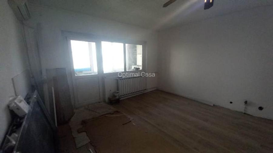 Unirii(Decebal),Garsoniera etajul 1/4, libera - 8