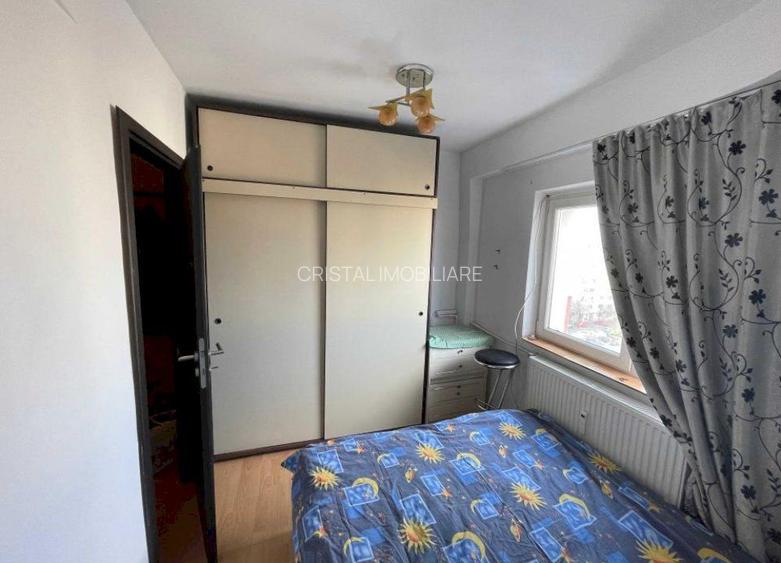 Vanzare Garsoniera transformata in  2 camere , Parcul Sebastian, 13 Septembrie - 4