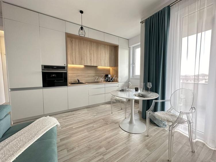 Vis a vis de Esso. Lift. Mijloc transport in fata. Loc de parcare. - 5