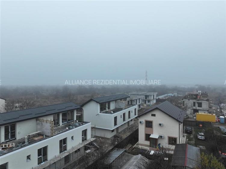 | Strada Astrelor | 500 de metri de Sos. Oltenitei | Vila tip duplex - 4