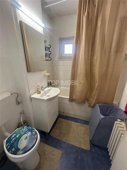 Alexandru - Piata Voievozilor, 3 camere decomandat 72mp, liber - 9