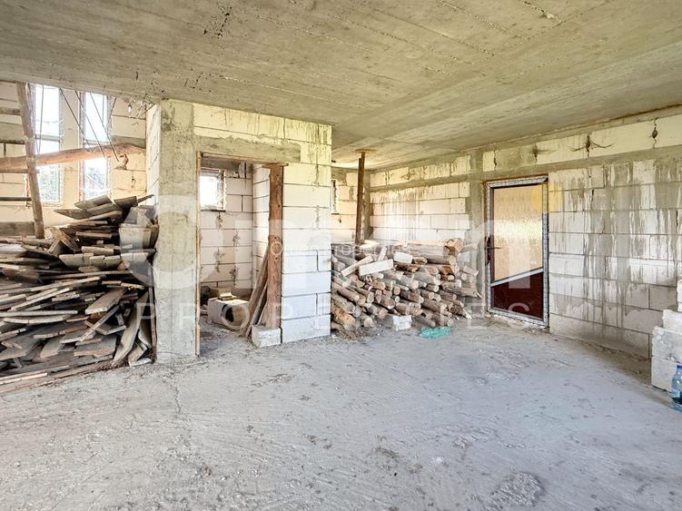 Casă cu potențial imens P+M, teren 7,91 ari, zonă liniștită, Ocna Șugatag. - 4