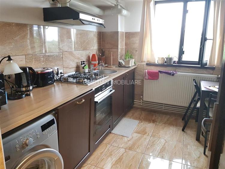 Partial Mobilat - Utilat 3 camere, zona Bariera,etaj 6 - 3