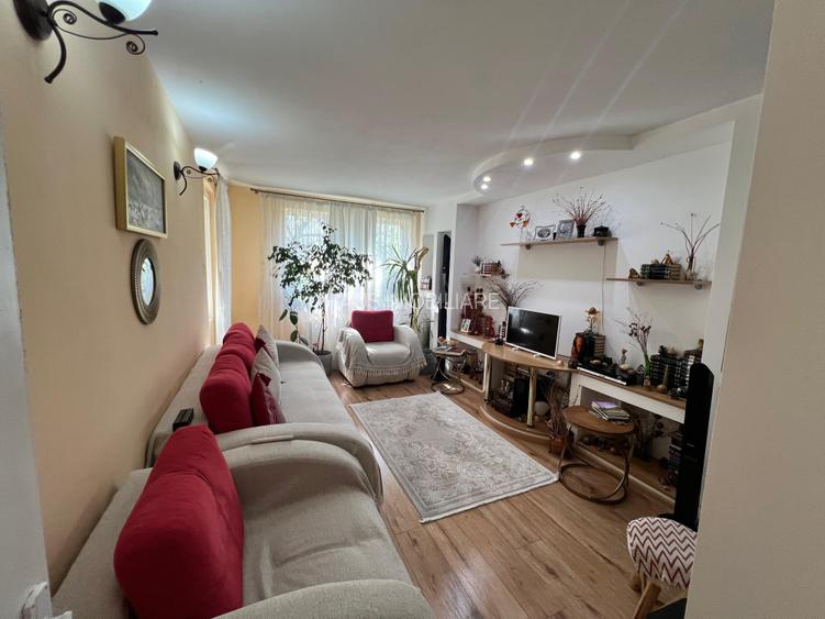 Far  apartament 3 camere decomandat etaj 1 loc parcare - 18