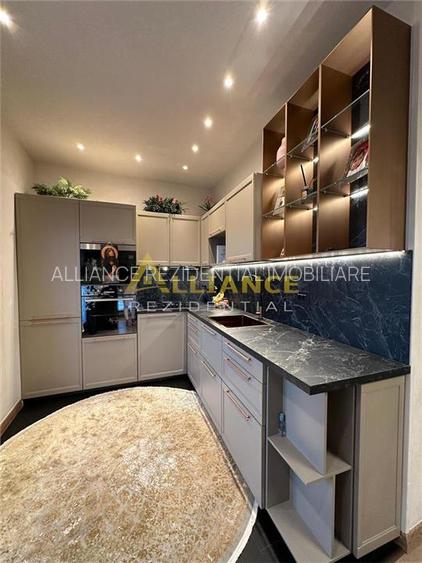 Penthouse 5/5 135 MP - 9