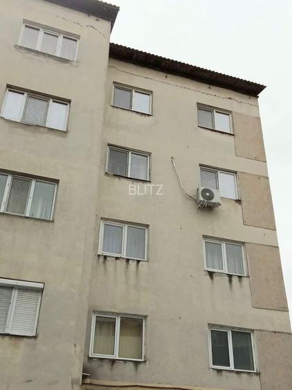 Apartament 3 camere, ultra central, Bals  - 2