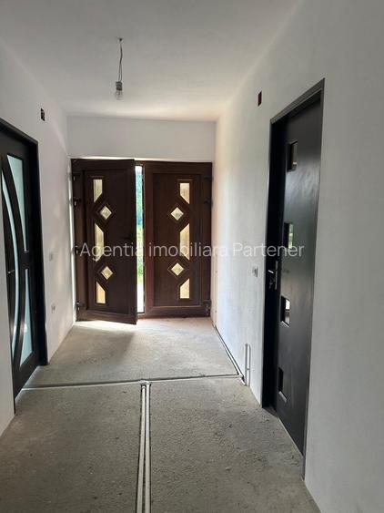 Casa P+E, teren 6.900 mp, sat Barbatesti / com Cocu /jud Arges - 11