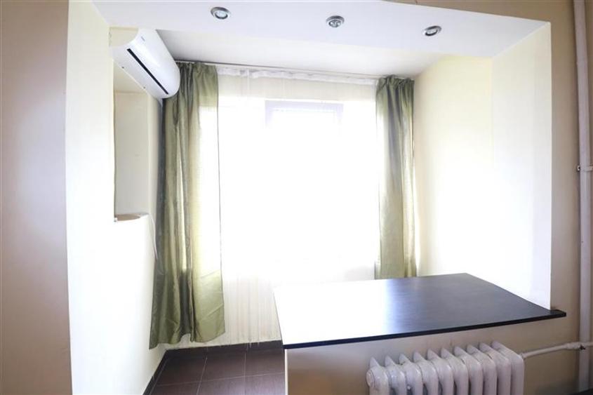 Apartament cu 1 camera , zona Circumvalatiunii - 4