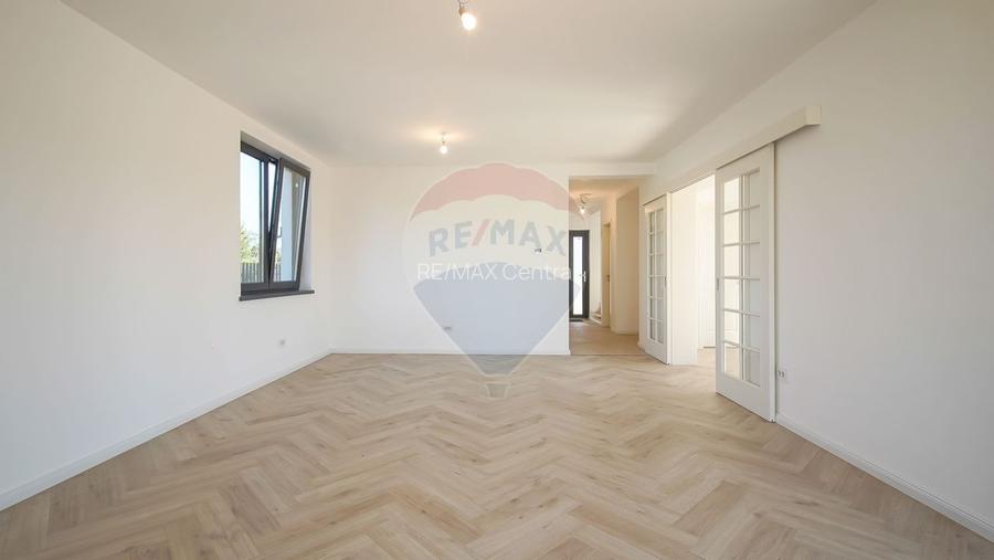 Casă / Vilă cu 5 camere de vânzare - 16