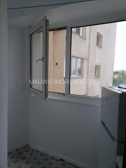 Piata iancului-Gura de metrou- 260 euro bloc mixt - 4