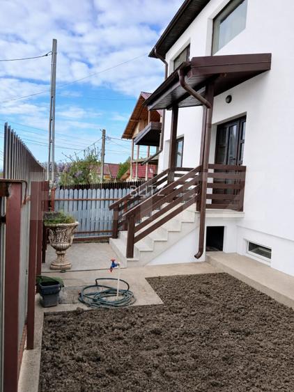 Apartament de vanzare, cu 3 camere, 100 mp, zona Breazu - 3