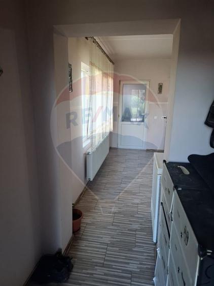 Casă / Vilă cu 4 camere de vânzare