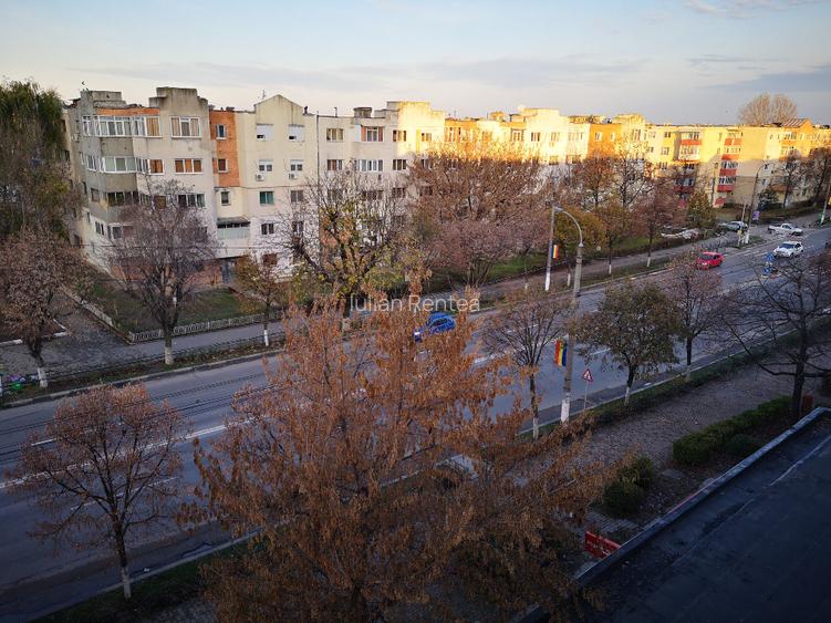 Vand apartament 3 camere, sos. Bucuresti - 8