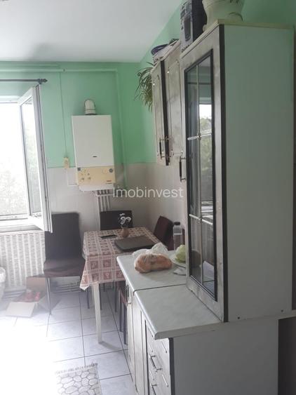 Vand apartament cu 2 camere cf. 1, decomandat, etaj 4/4, zoan Bld.  Pandurilor - 10