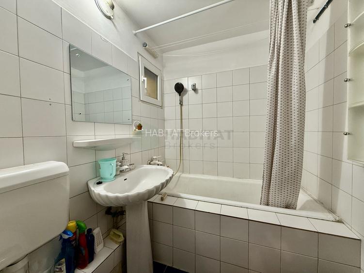 Decomandata, bloc 1982, aproape de metrou - 9