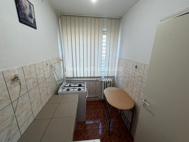 Dristor, chiar la gura de metrou, 10 minute mall Park Lake si parc IOR - 4