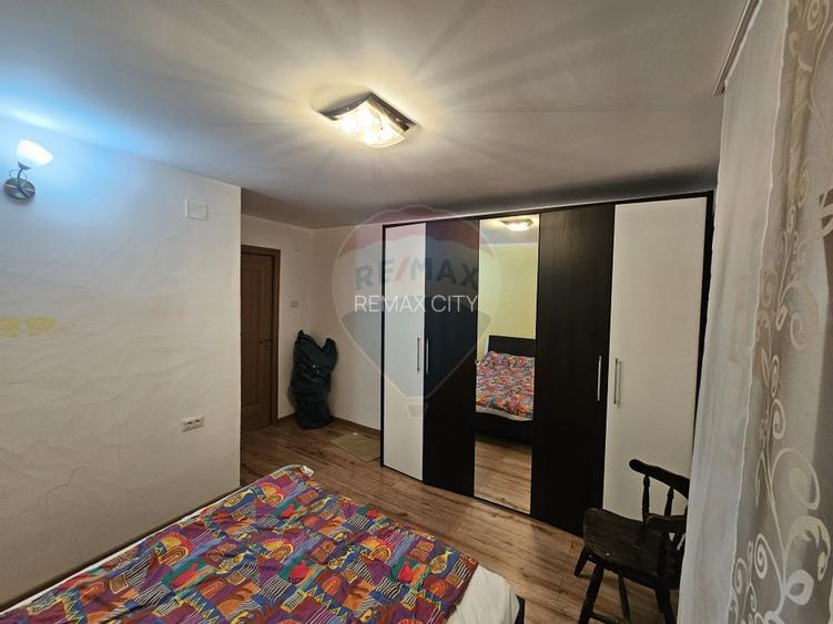 Casă solidă din cărămidă, mobilată, garaj, teren generos – Tarcău - 12