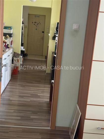 4 Camere, Mall Vitan - 3