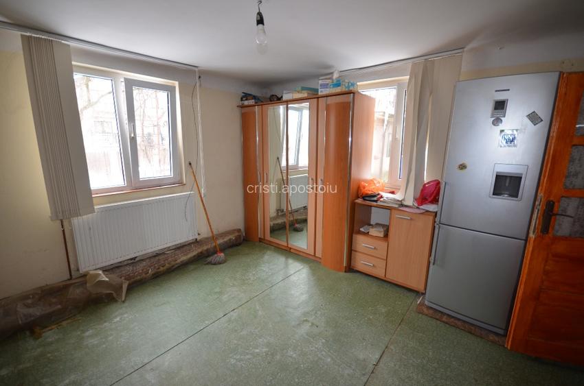 ocazie ,de vanzare casa cu 5 camere, teren 750mp - 2