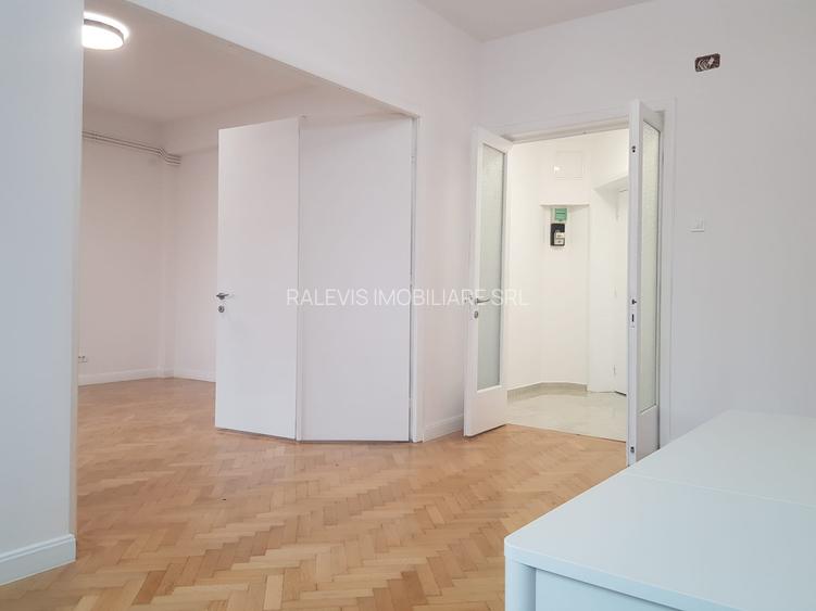 Apartament 3 camere, 2 bai, proaspat renovat, ultracentral, etaj 2, 945 euro - 4
