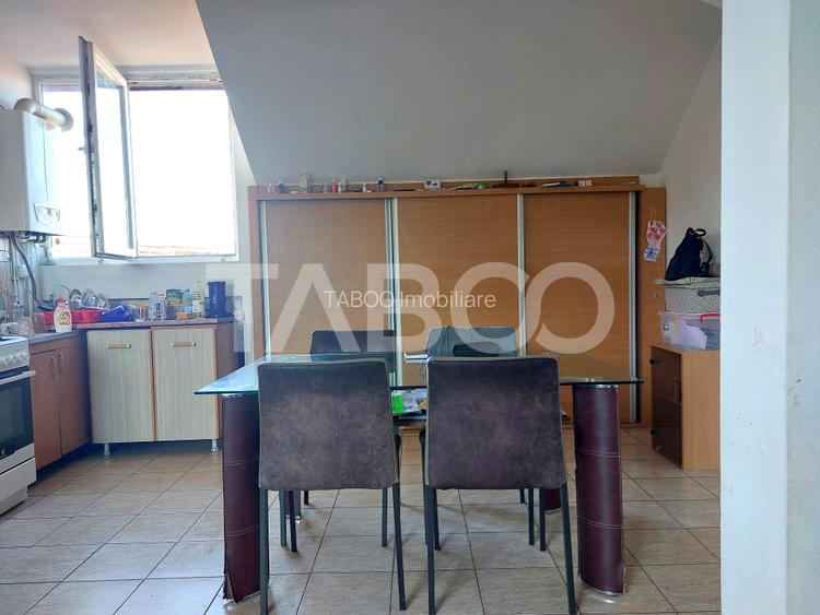 Apartament decomandat 3 camere zona centrala Cisnadie de vanzare - 2
