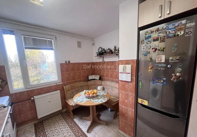 106900 euro - 3camere-70mp- etaj 3 -metrou brancoveanu - 4