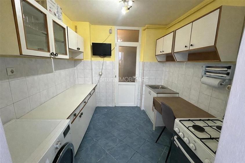 Apartament 2 camere, decomandat, strada Simeria Triaj - 5