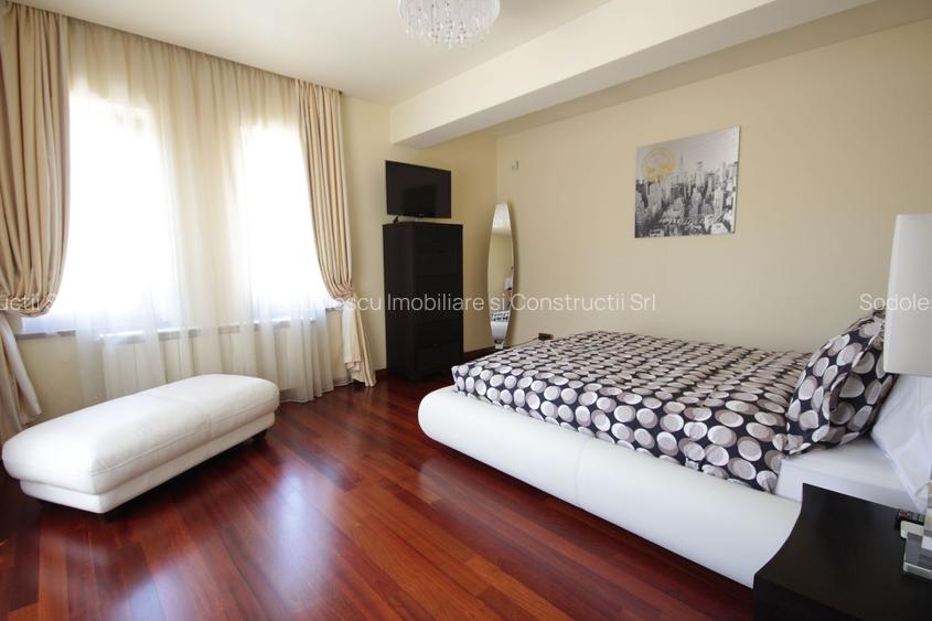 O casa deosebita cu Piscina - 13