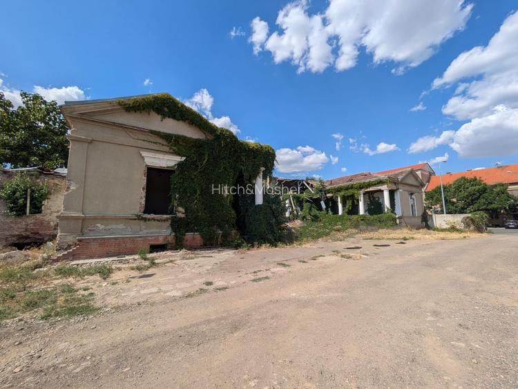 De vânzare teren 1.714 mp cu clădire monument istoric - 2