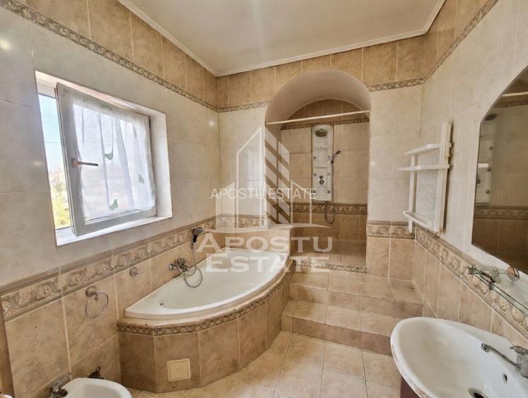 Casă spațioasă cu 2 locuințe și teren generos de 5.755 mp în Șandra - 9