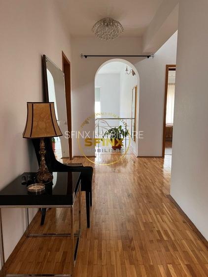 Vila eleganta, spatioasa, renovata, langa British School, garaj 3 locuri - 8